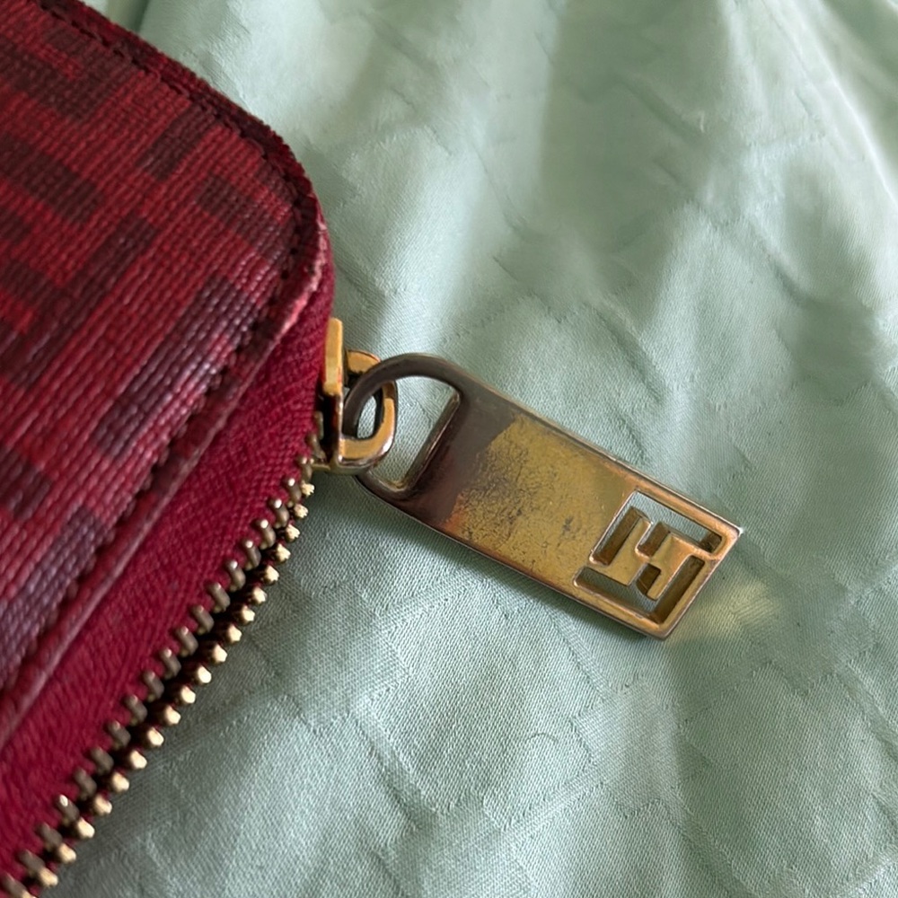 Fendi Red Logo Wallet - Picture 3 of 14